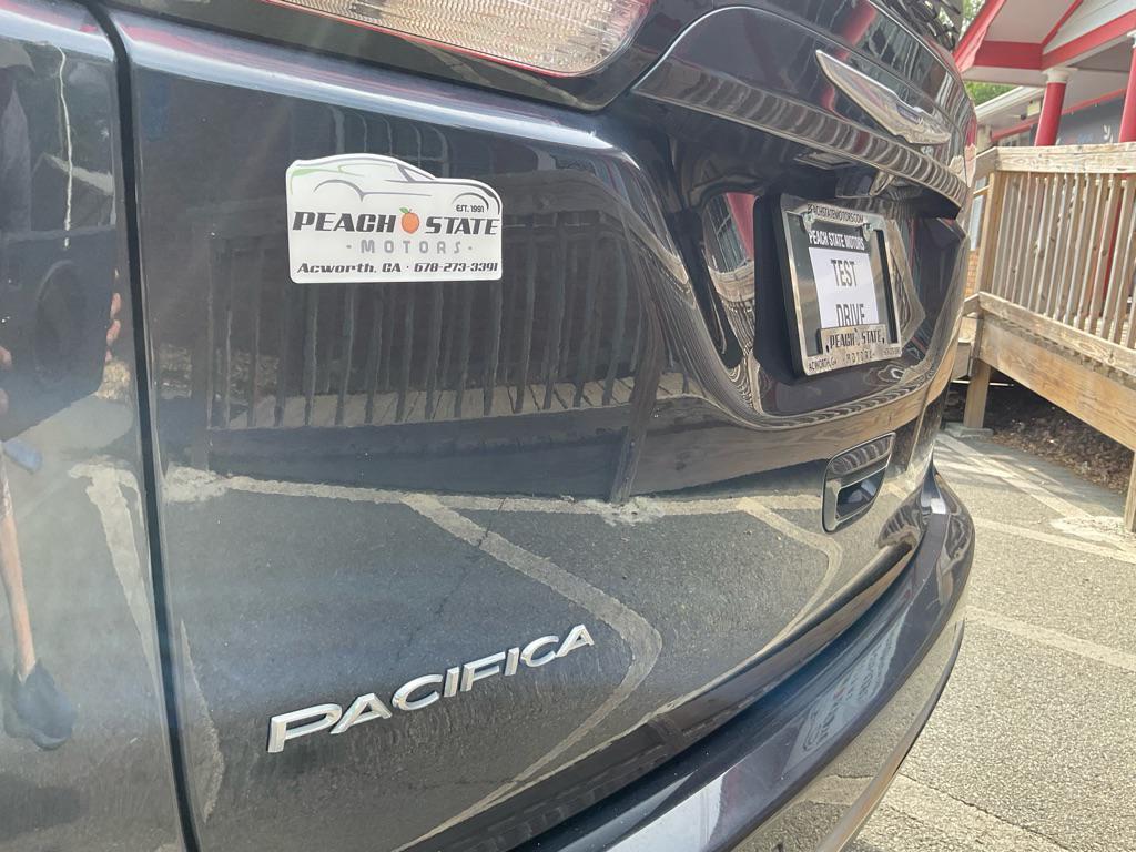 used 2020 Chrysler Pacifica car, priced at $15,384
