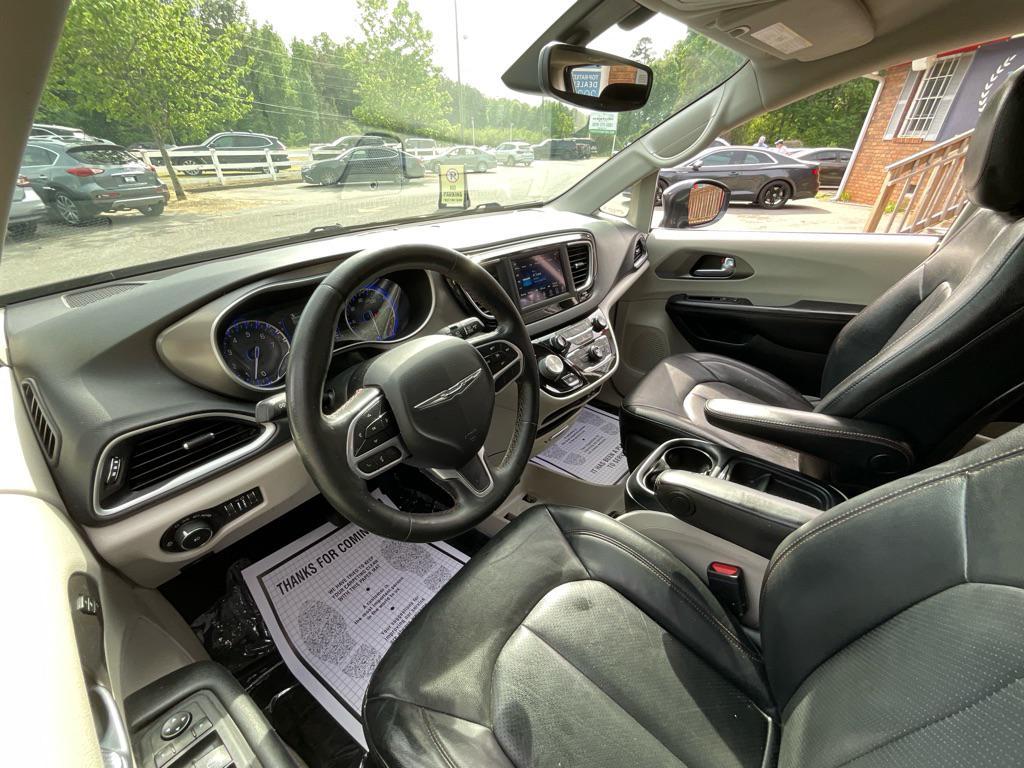used 2020 Chrysler Pacifica car, priced at $15,384