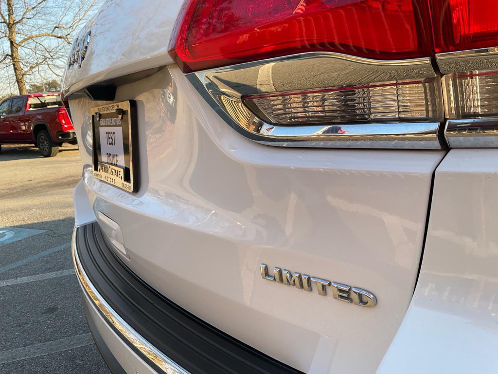 used 2019 Jeep Grand Cherokee car, priced at $17,485