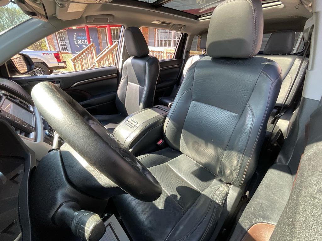 used 2014 Toyota Highlander car, priced at $16,485