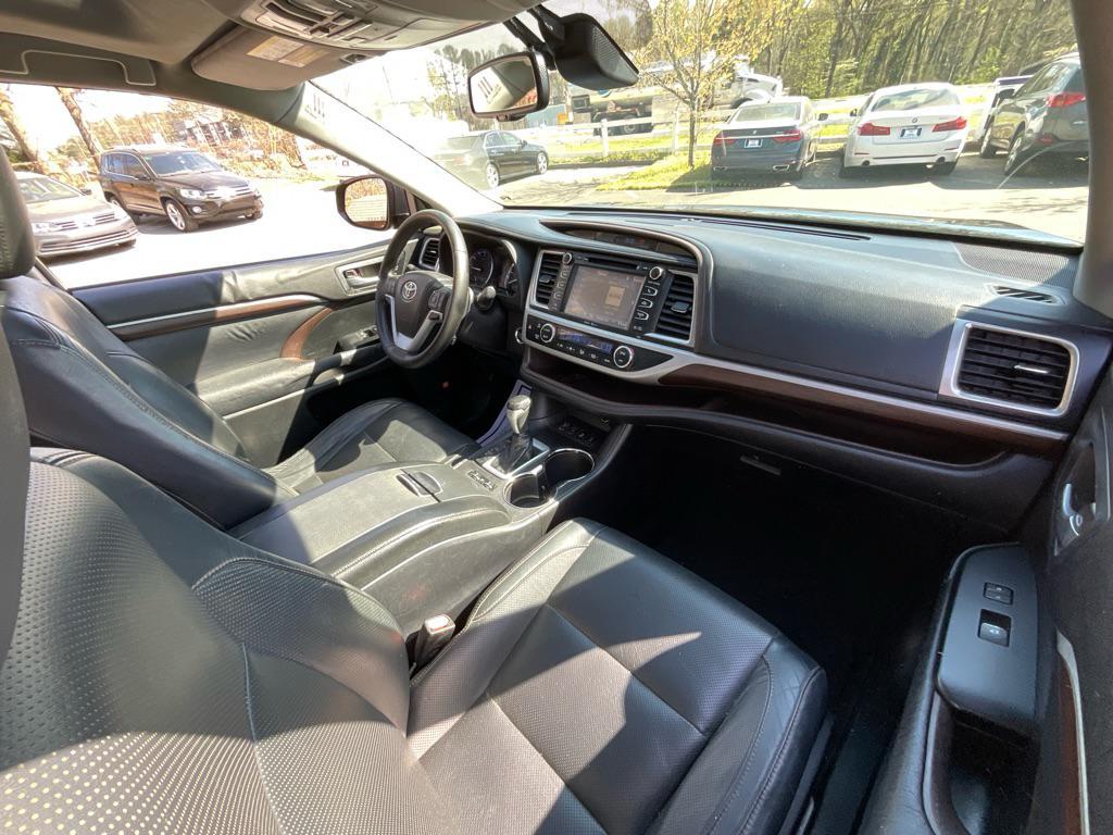 used 2014 Toyota Highlander car, priced at $16,485