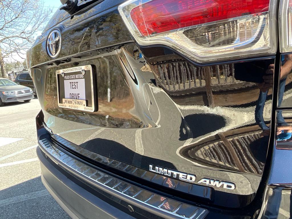 used 2014 Toyota Highlander car, priced at $16,485