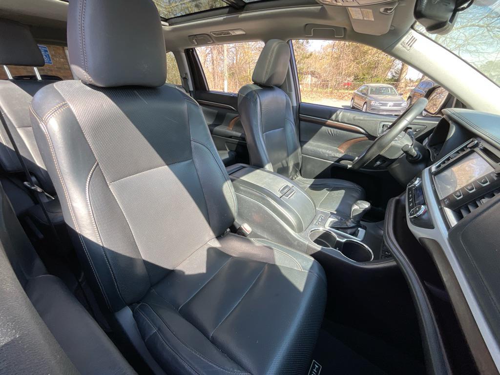 used 2014 Toyota Highlander car, priced at $16,485