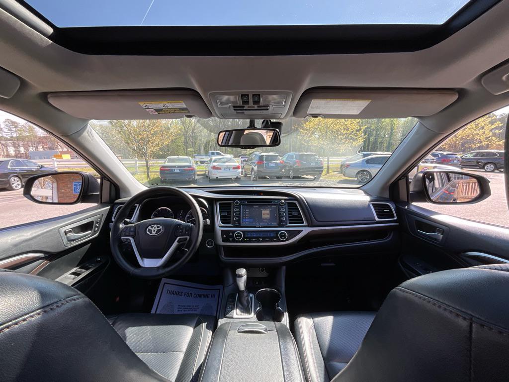 used 2014 Toyota Highlander car, priced at $16,485