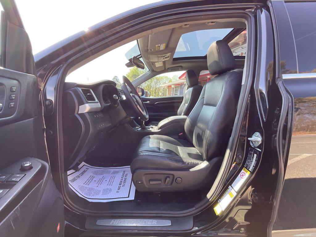 used 2014 Toyota Highlander car, priced at $16,485