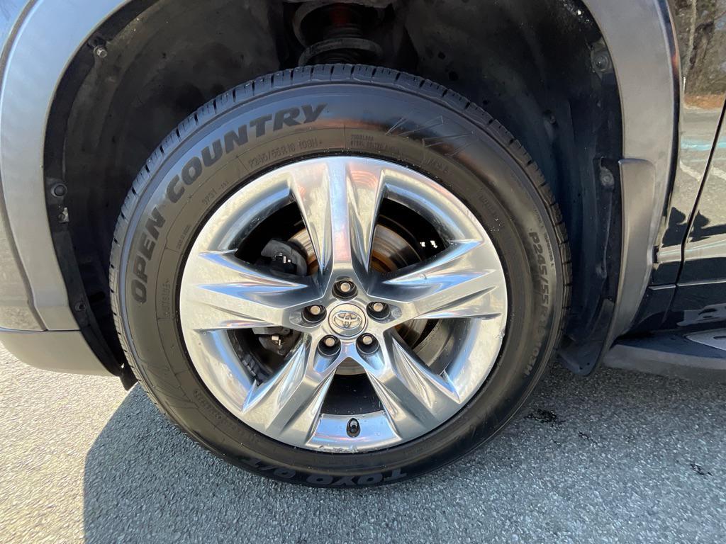 used 2014 Toyota Highlander car, priced at $16,485
