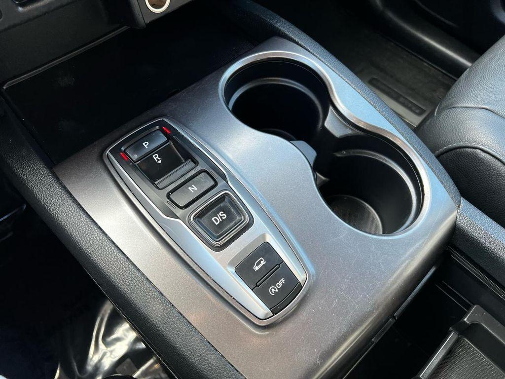 used 2022 Honda Pilot car, priced at $27,995