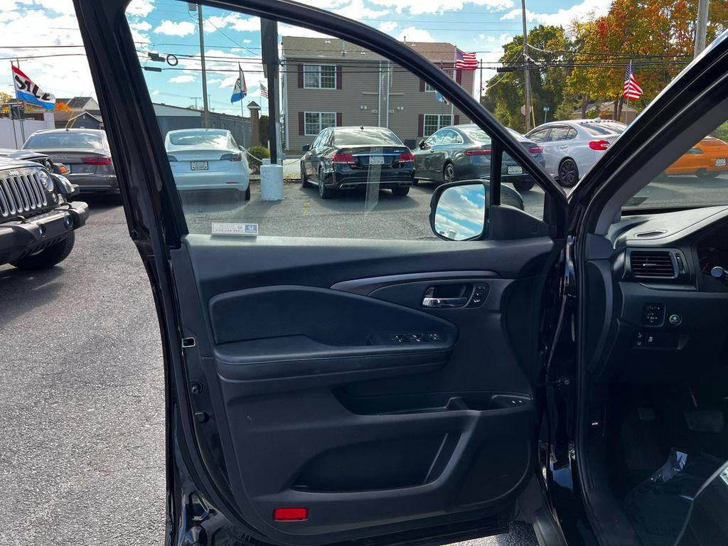 used 2022 Honda Pilot car, priced at $27,995