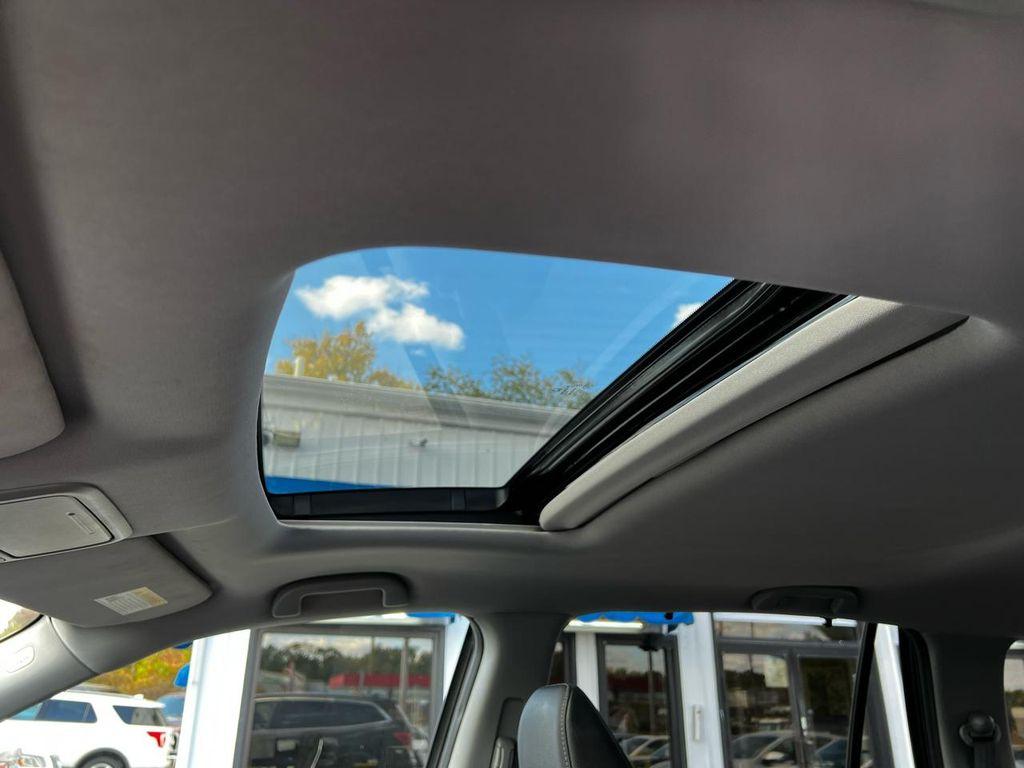 used 2022 Honda Pilot car, priced at $27,995