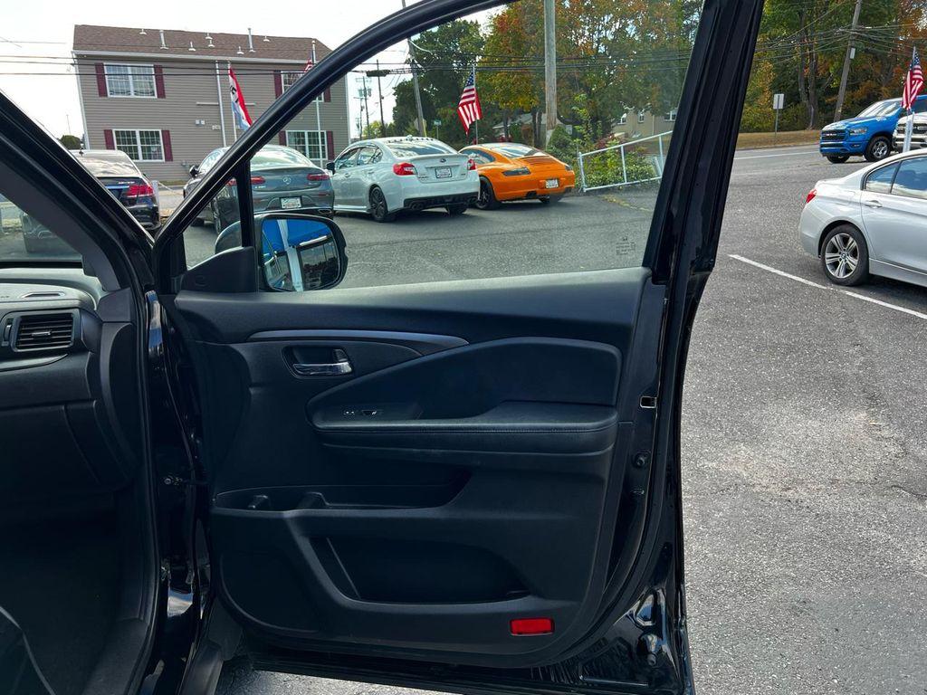 used 2022 Honda Pilot car, priced at $27,995