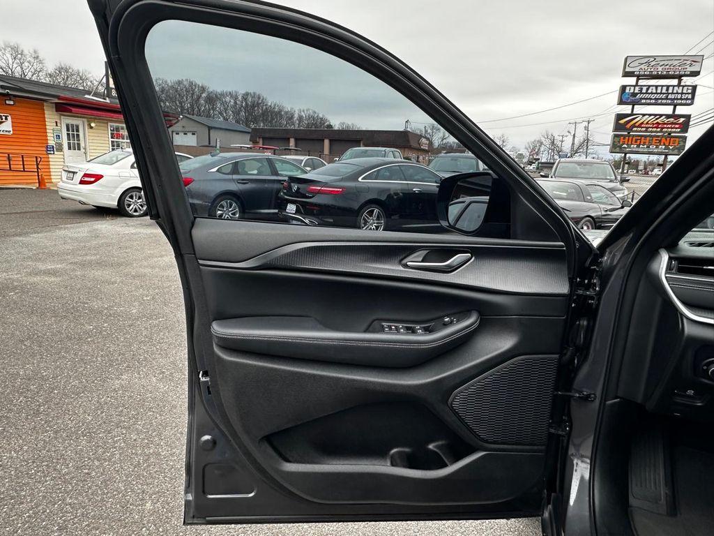 used 2023 Jeep Grand Cherokee car, priced at $24,495