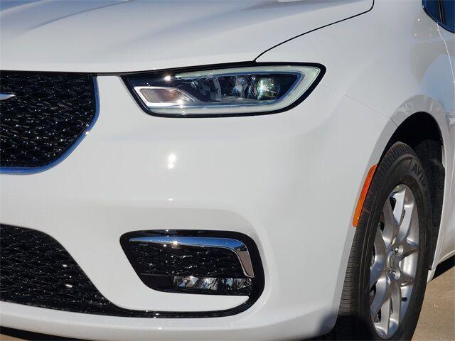 new 2026 Chrysler Pacifica car, priced at $39,655