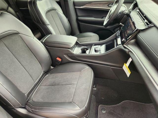 new 2026 Jeep Grand Cherokee car, priced at $44,343