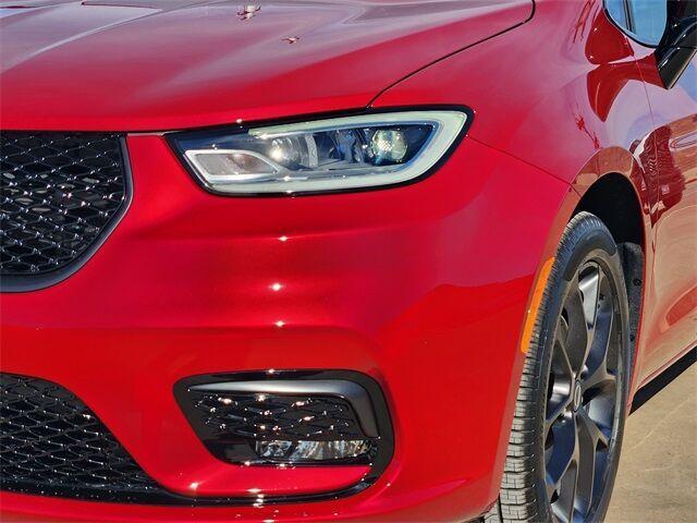 new 2026 Chrysler Pacifica car, priced at $41,983