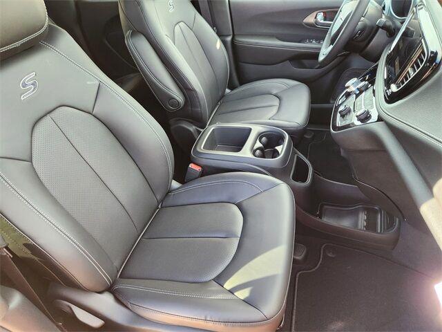 new 2026 Chrysler Pacifica car, priced at $41,983