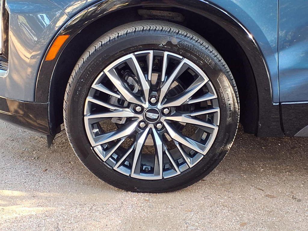 used 2024 Cadillac XT4 car, priced at $34,313