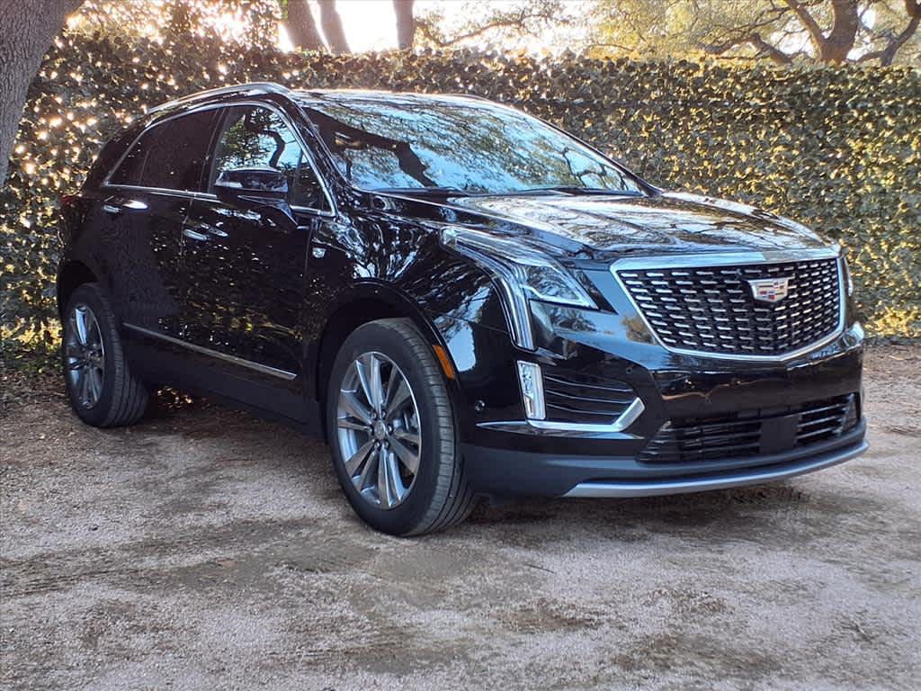 used 2025 Cadillac XT5 car, priced at $46,713