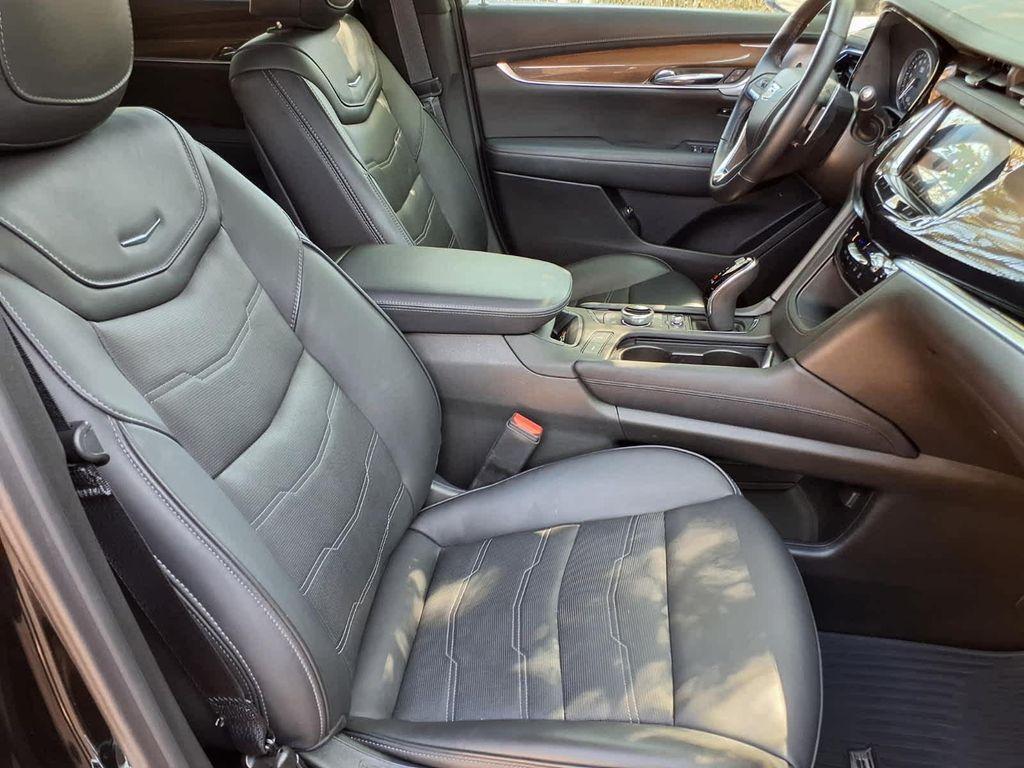 used 2024 Cadillac XT6 car, priced at $51,818