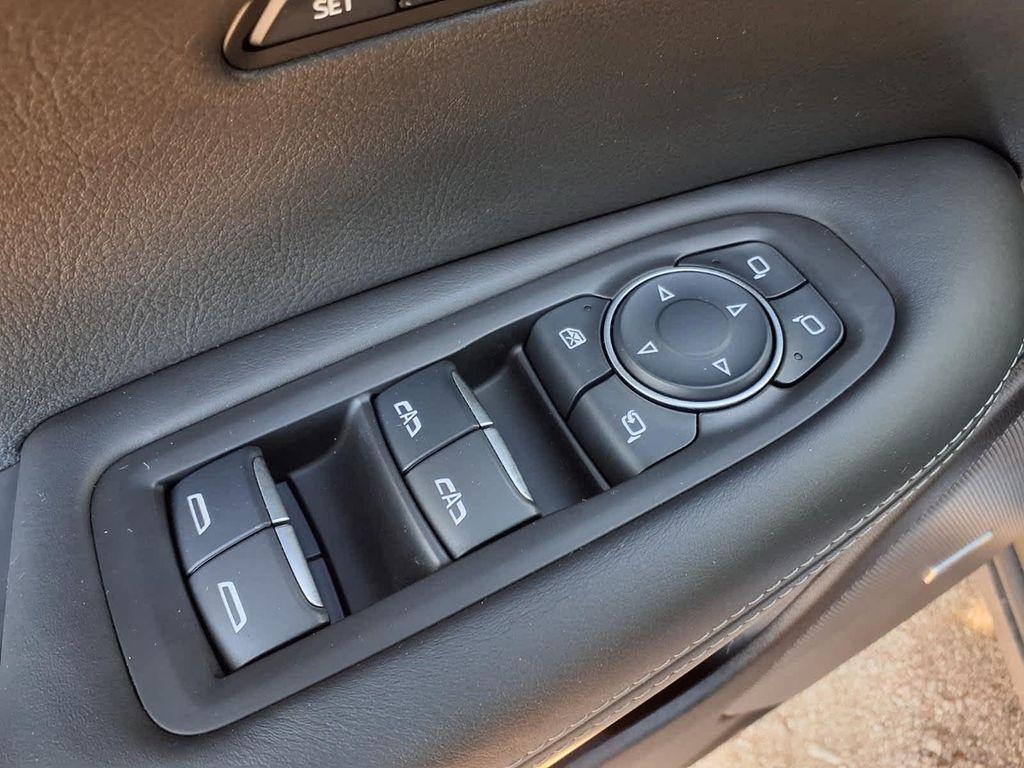 used 2024 Cadillac XT6 car, priced at $51,818