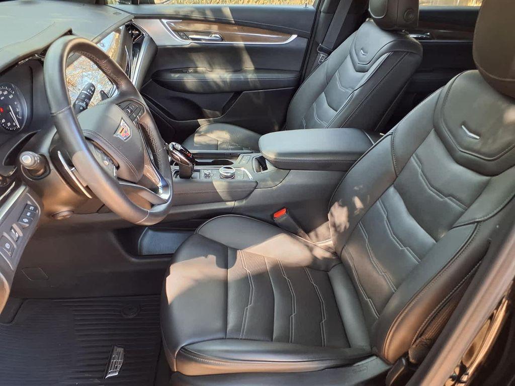 used 2024 Cadillac XT6 car, priced at $51,818