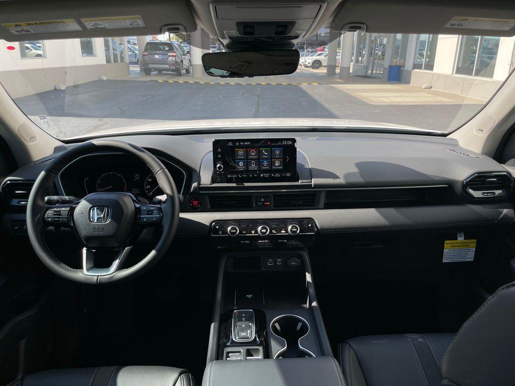 new 2025 Honda Pilot car, priced at $53,405
