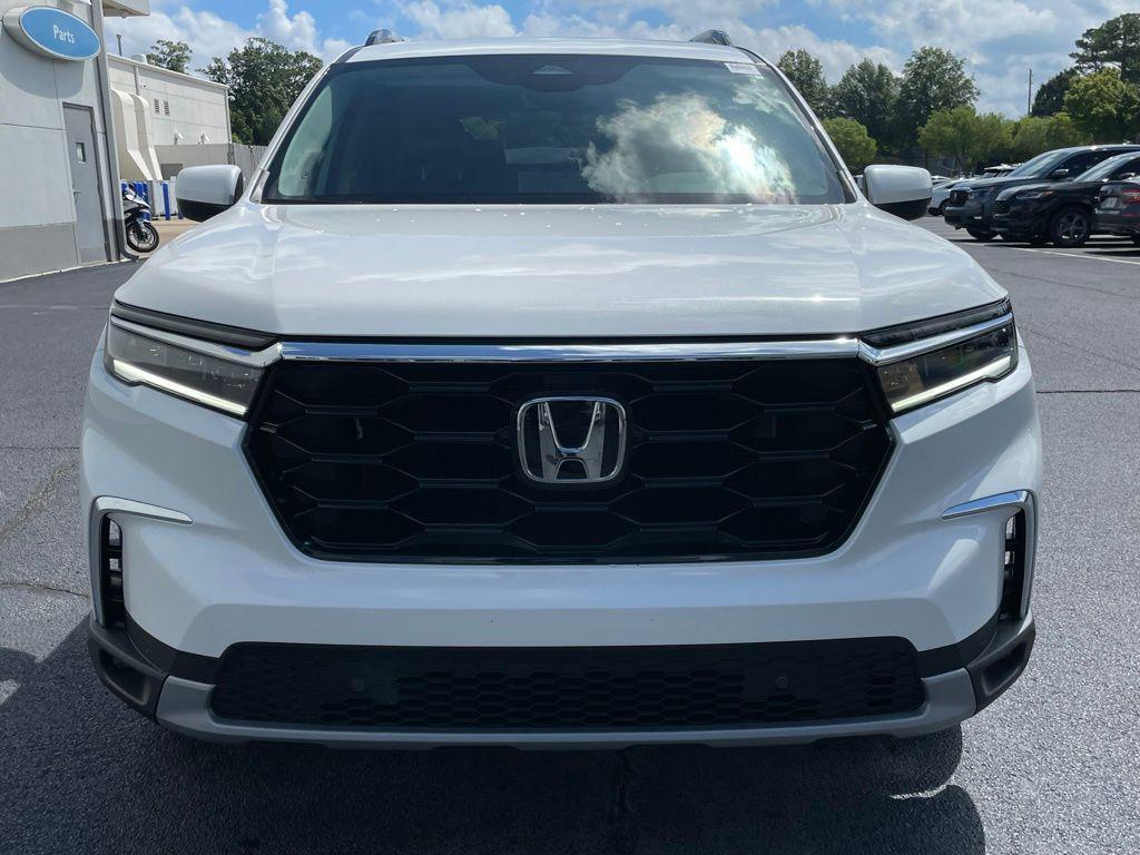 new 2025 Honda Pilot car, priced at $53,405