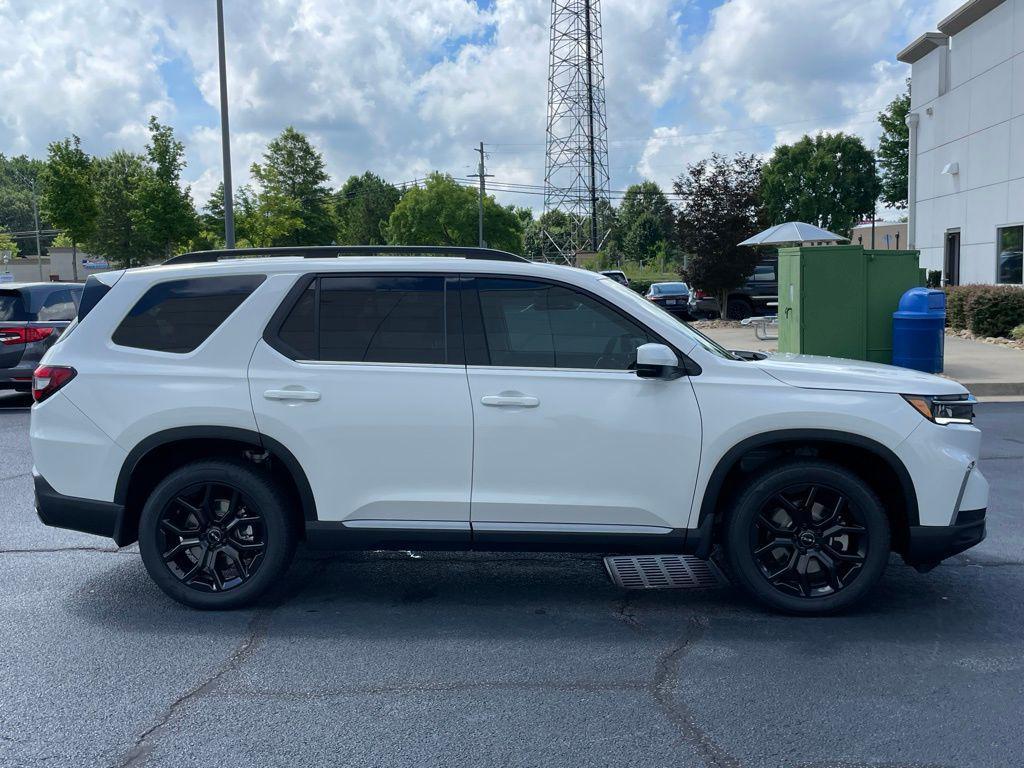 new 2025 Honda Pilot car, priced at $53,405