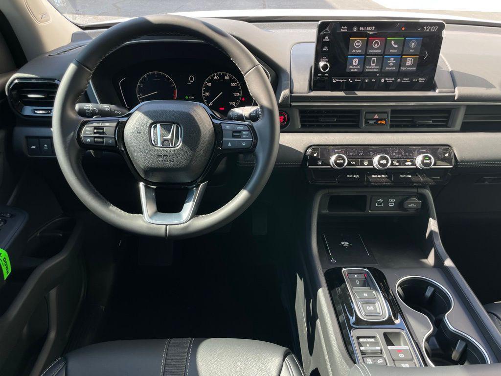 new 2025 Honda Pilot car, priced at $53,405