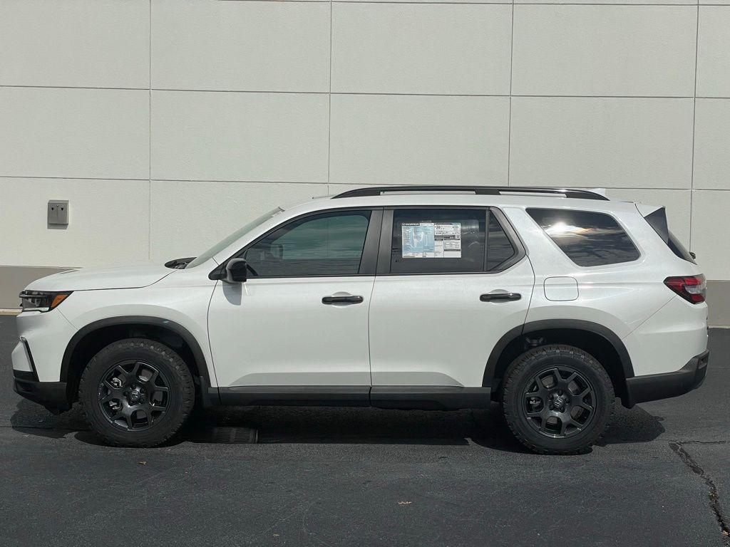 new 2025 Honda Pilot car, priced at $51,830
