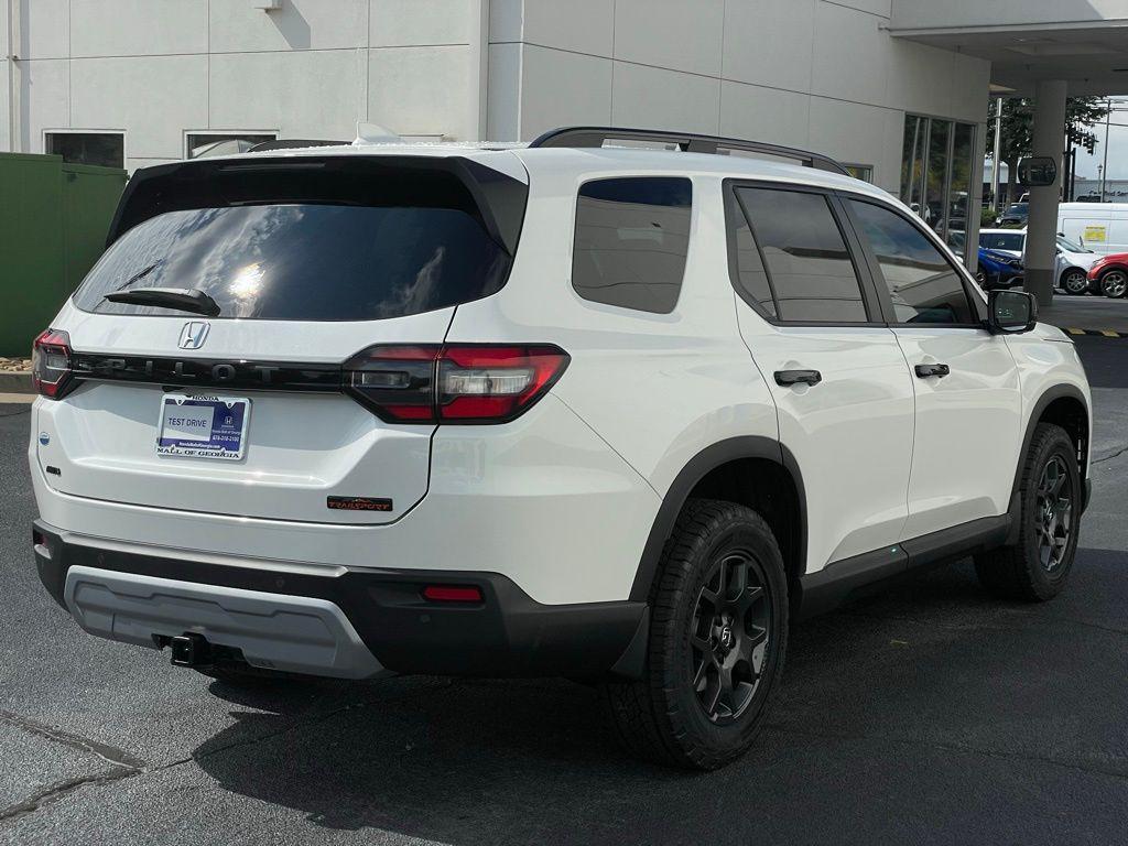 new 2025 Honda Pilot car, priced at $51,830