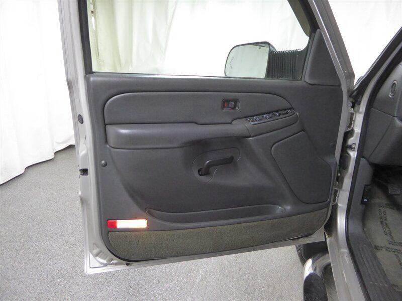 used 2004 Chevrolet Silverado 2500 car, priced at $15,000