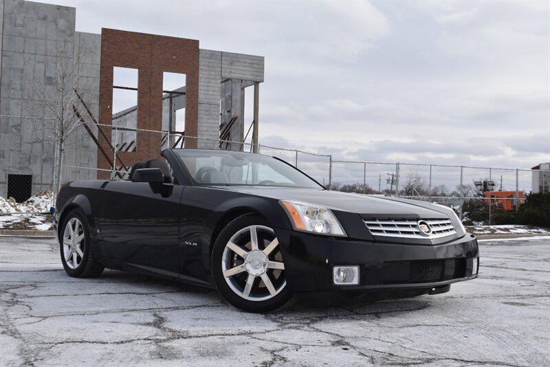 used 2006 Cadillac XLR car