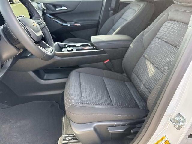 new 2026 Chevrolet Equinox car, priced at $32,140