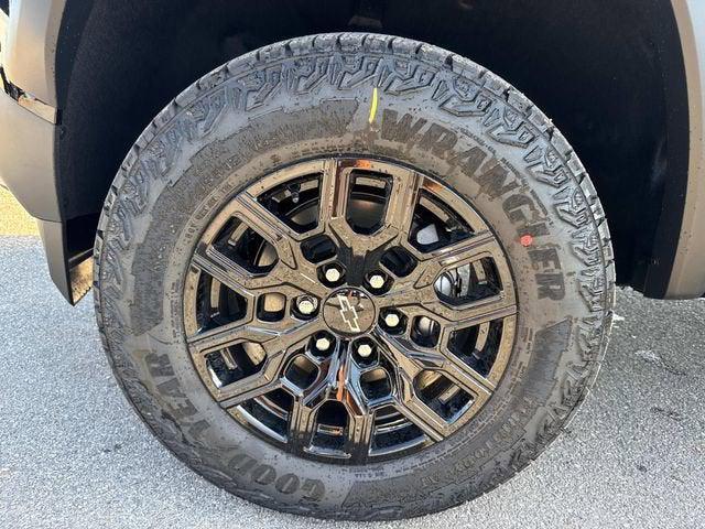 new 2026 Chevrolet Colorado car, priced at $44,420