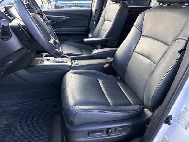 used 2022 Honda Pilot car, priced at $25,877