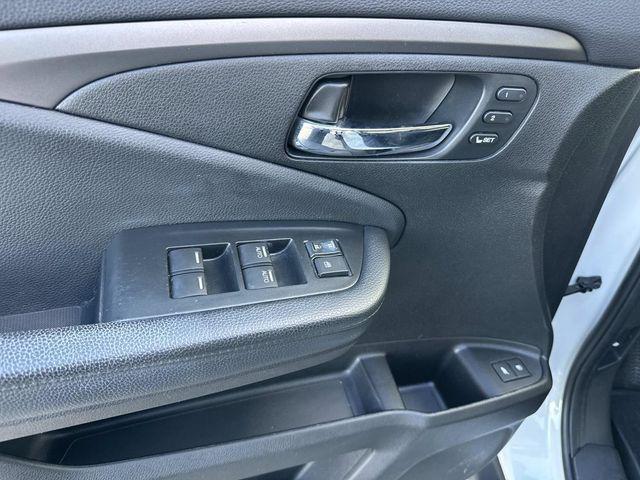 used 2022 Honda Pilot car, priced at $25,877