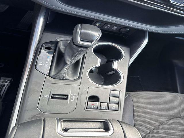 used 2023 Toyota Highlander car, priced at $31,999