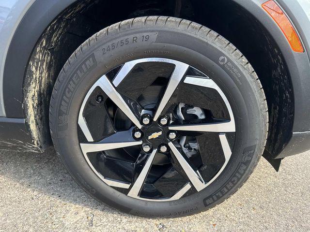 used 2025 Chevrolet Equinox EV car, priced at $26,290