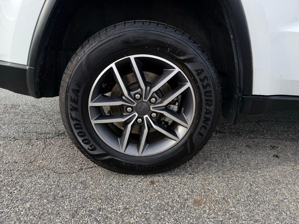 used 2022 Jeep Grand Cherokee car, priced at $19,875