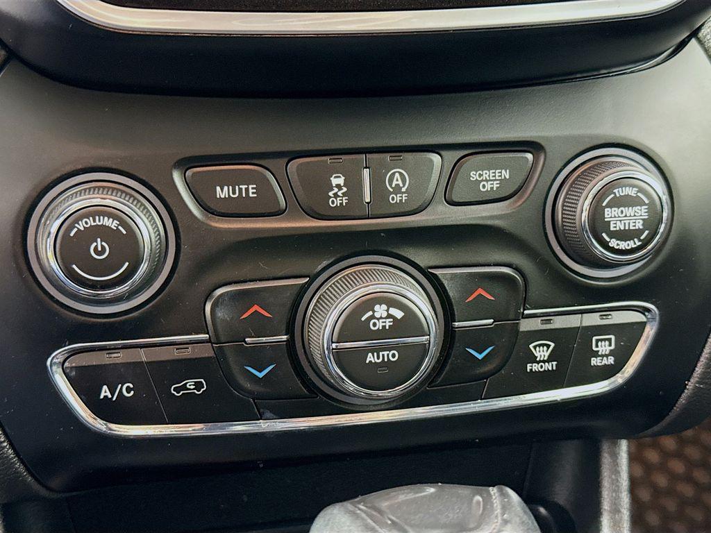 used 2019 Jeep Cherokee car, priced at $19,495