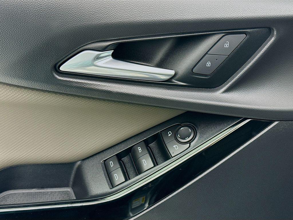 used 2025 Chevrolet Equinox car, priced at $29,495