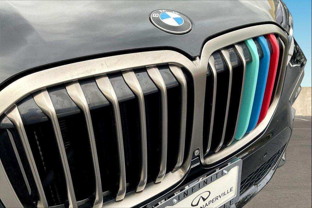BMW X7 view 31