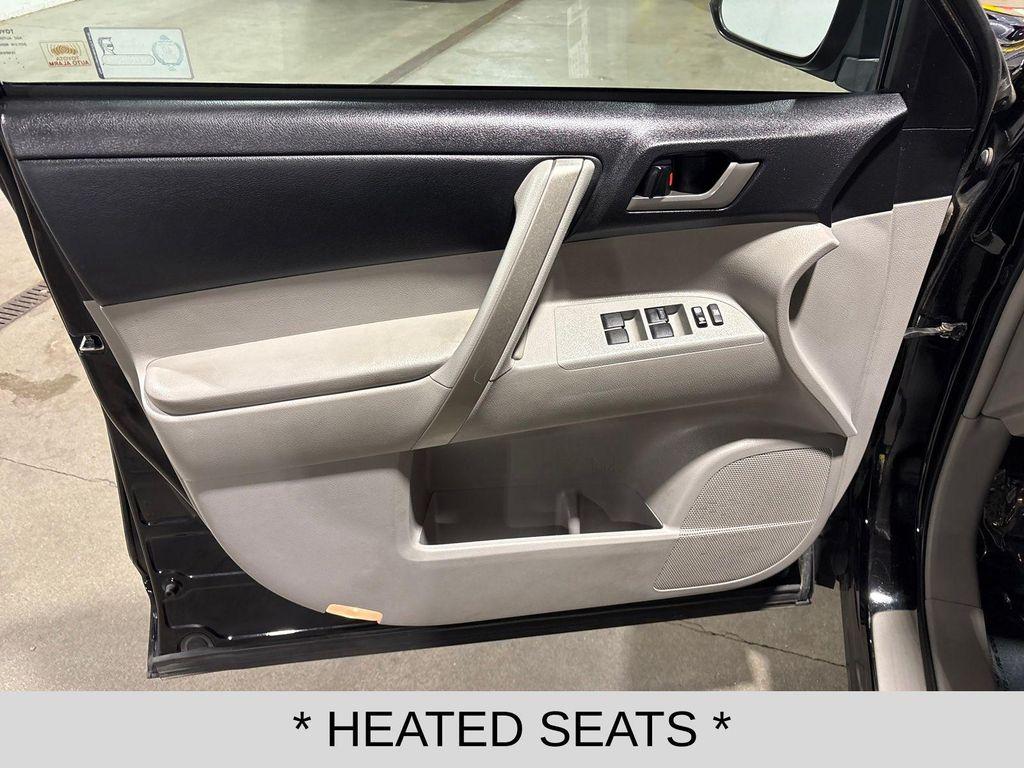 used 2013 Toyota Highlander car, priced at $12,895