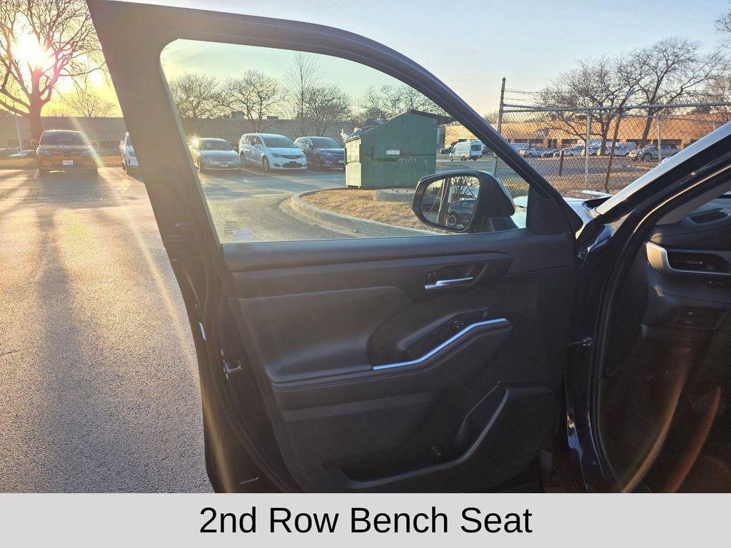 used 2022 Toyota Highlander car, priced at $33,495