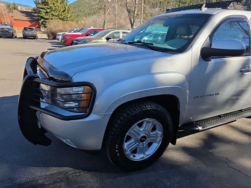 used 2010 Chevrolet Avalanche car, priced at $12,477