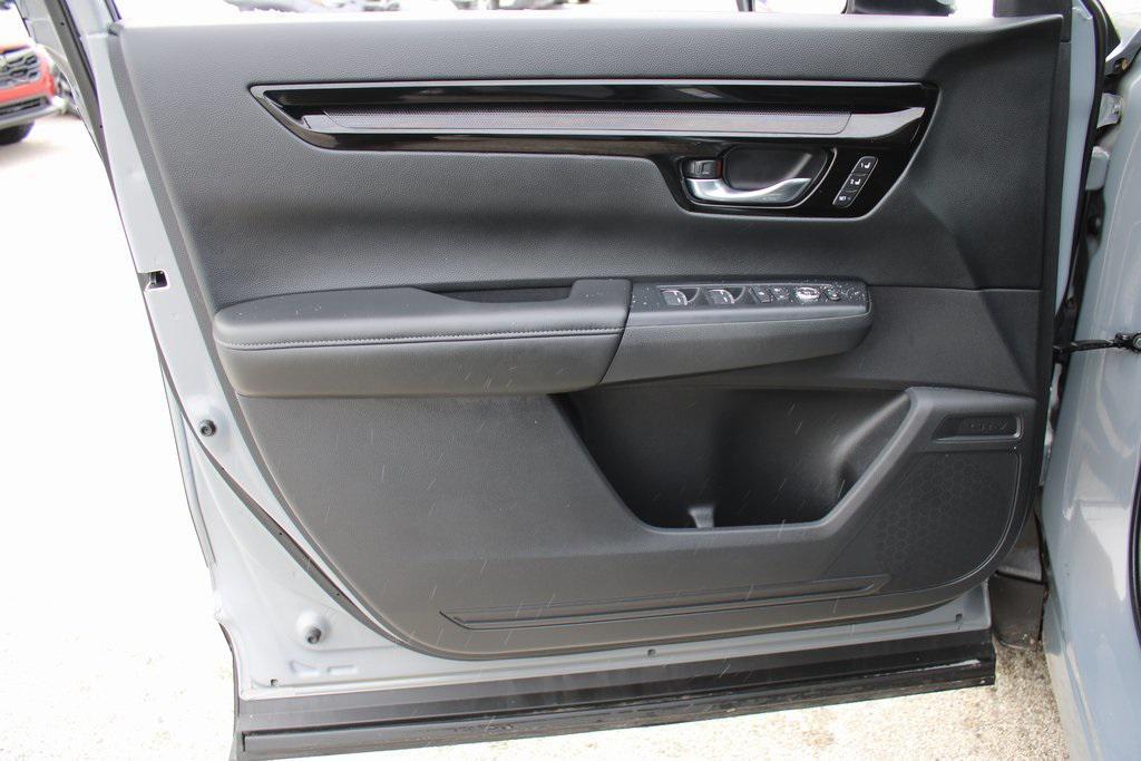 used 2025 Honda CR-V car, priced at $33,784