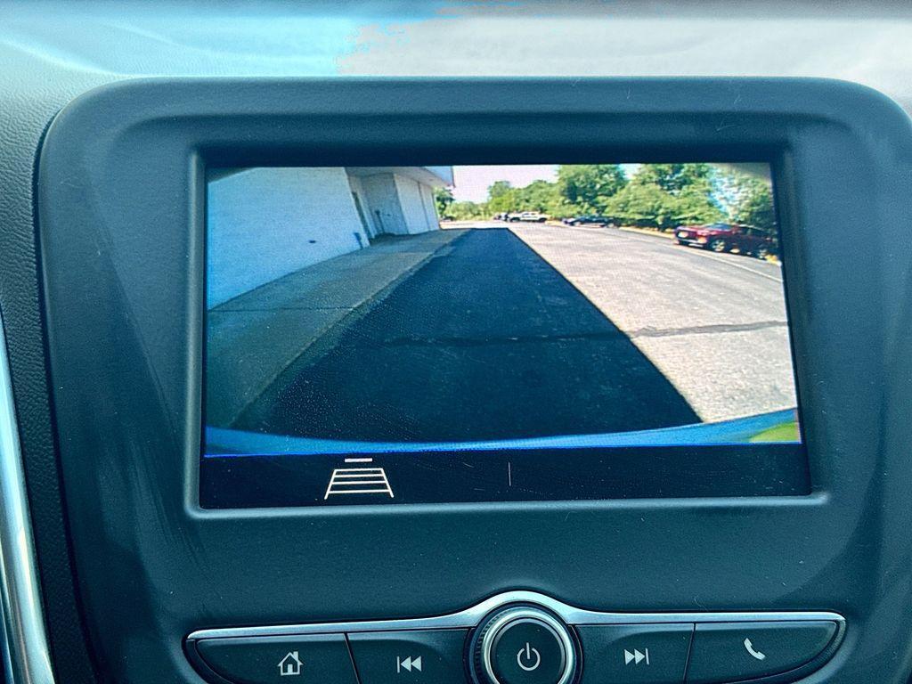 used 2020 Chevrolet Equinox car, priced at $17,643