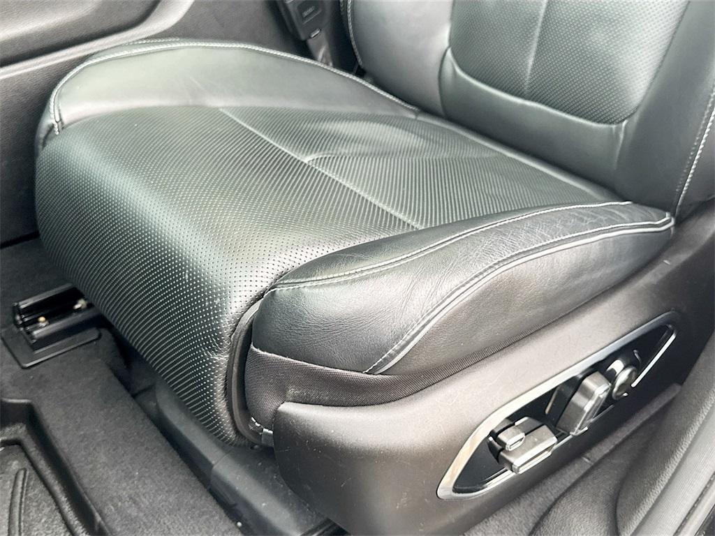 used 2022 Jeep Grand Cherokee car, priced at $32,467