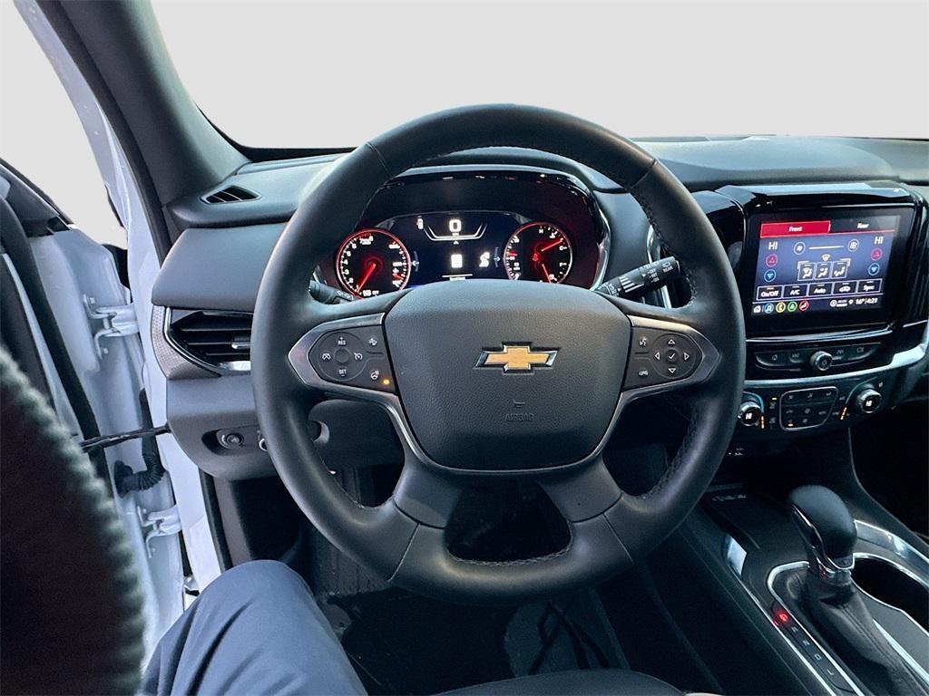 used 2023 Chevrolet Traverse car, priced at $32,264