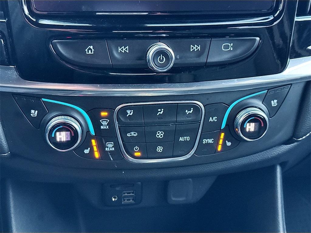 used 2023 Chevrolet Traverse car, priced at $32,264